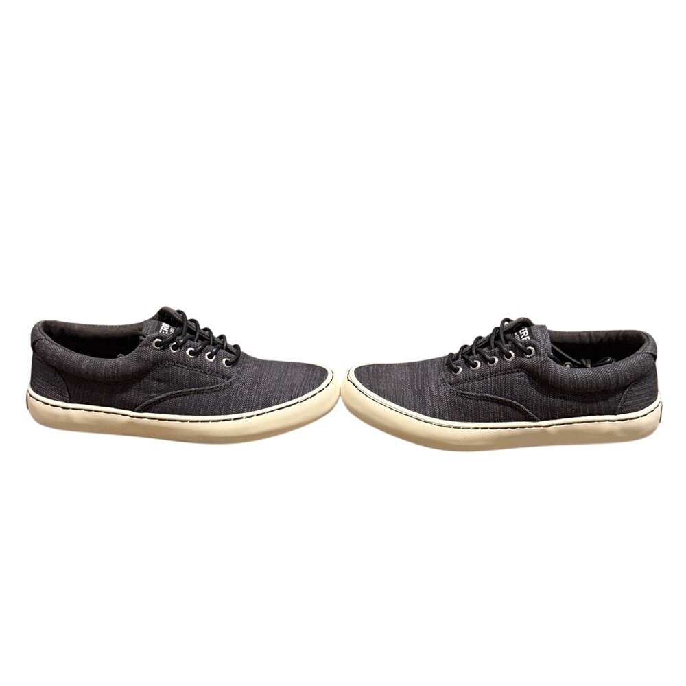 Sperry Cutter CVO Canvas Sneakers
Men's Size 7.5‎ – New in Box